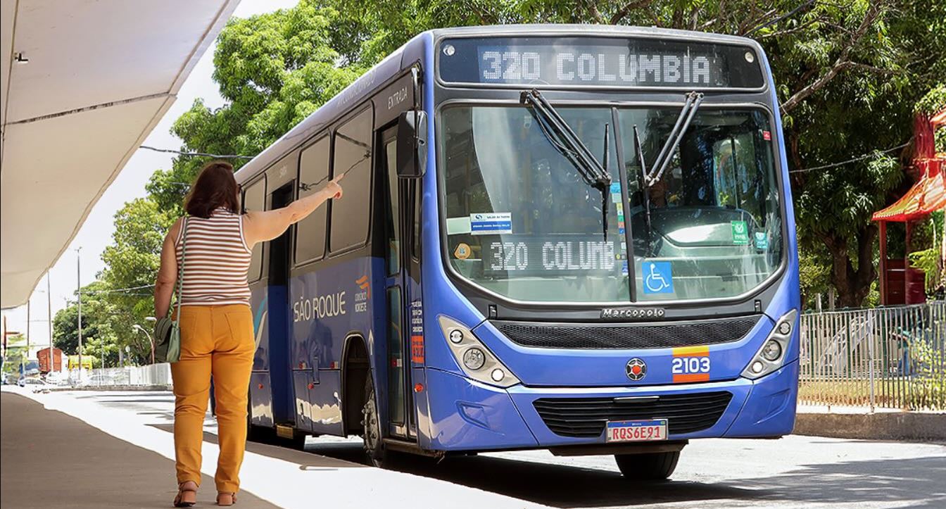 Ônibus circulando em Colatina